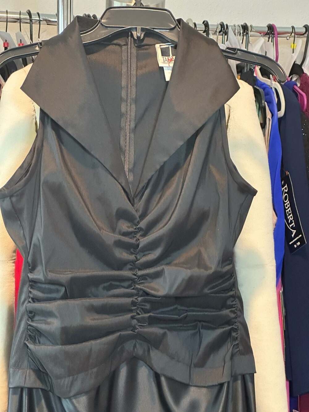 Tadashi Black Satin Sleeveless Ruched V-Neck Collared Formal Evening Gown - Picture 3 of 7